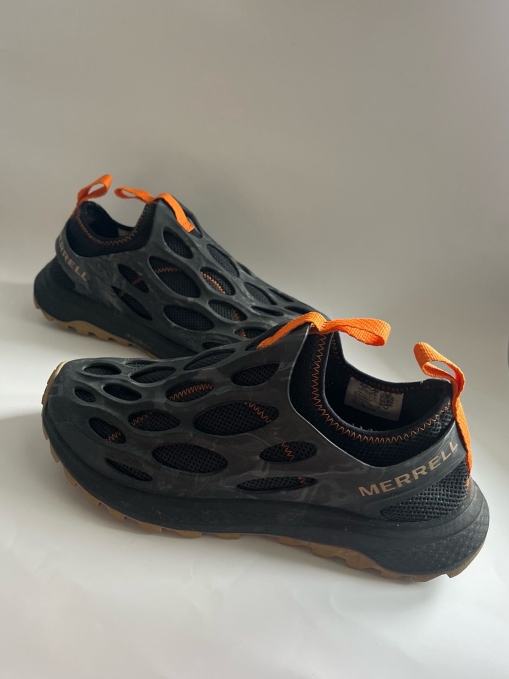 Merrell Men’s Black & Orange Hydro Runner Slip-On Shoe in size US 9